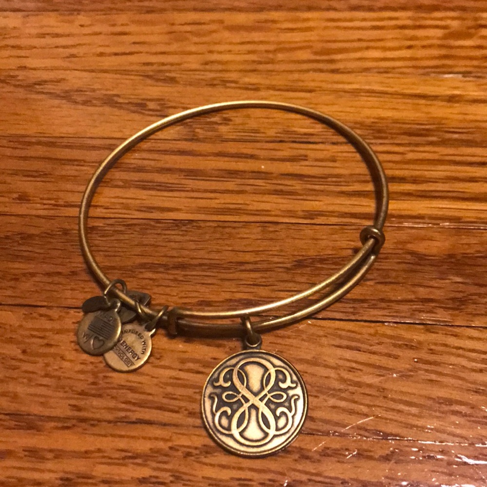 Alex and Ani gold bracelet. EUC